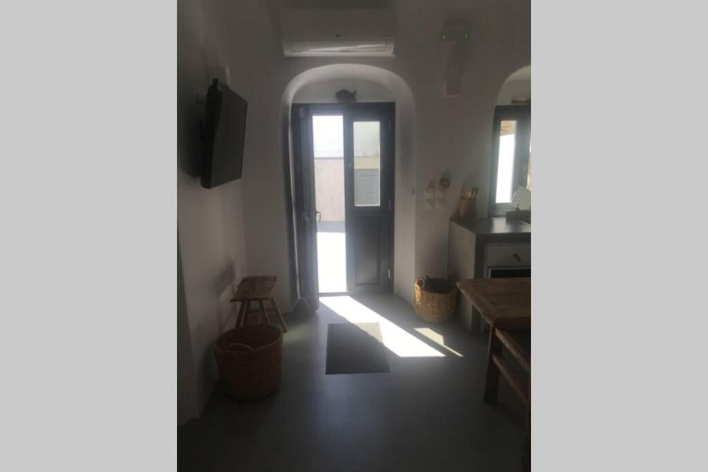 Santorini Folia Cave House With Jacuzzi Villa Pyrgos Kallistis Exterior photo