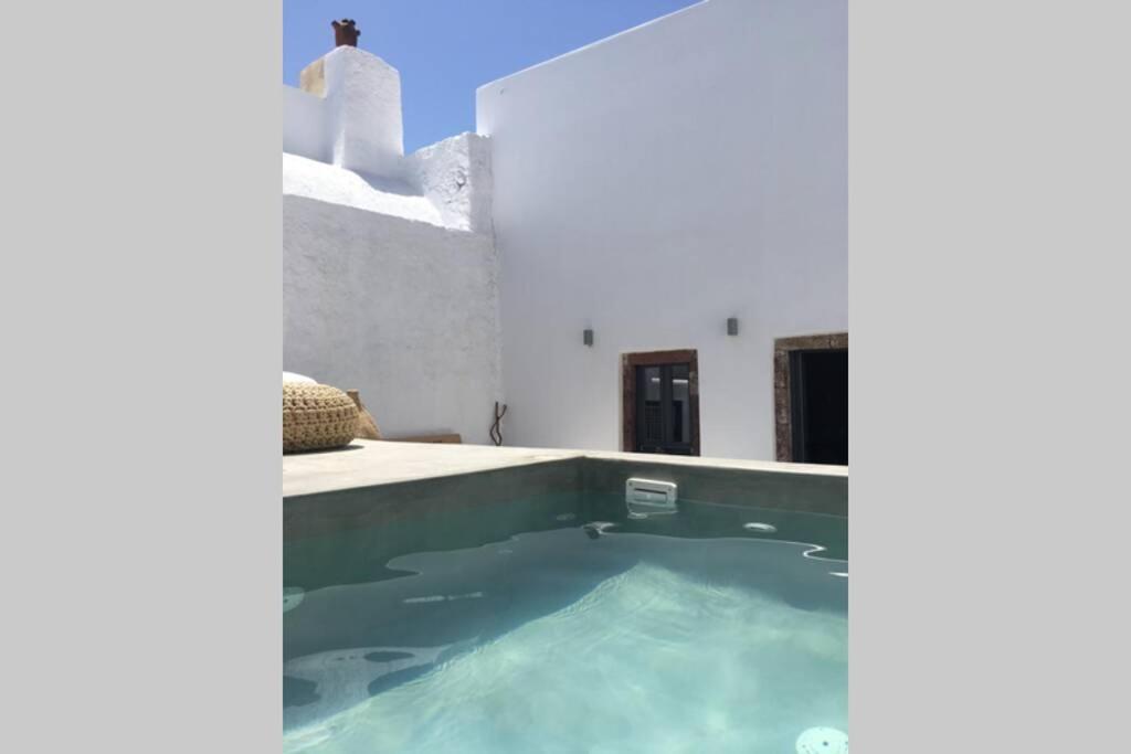 Santorini Folia Cave House With Jacuzzi Villa Pyrgos Kallistis Exterior photo