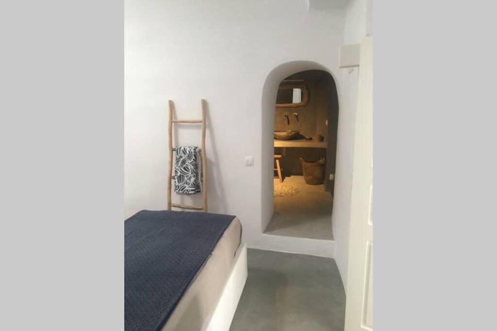 Santorini Folia Cave House With Jacuzzi Villa Pyrgos Kallistis Exterior photo